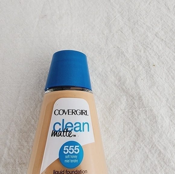 3 FOR $10 MIX OR MATCH 🔥COVERGIRL Clean Matte Liquid Foundation S - Picture 7 of 7